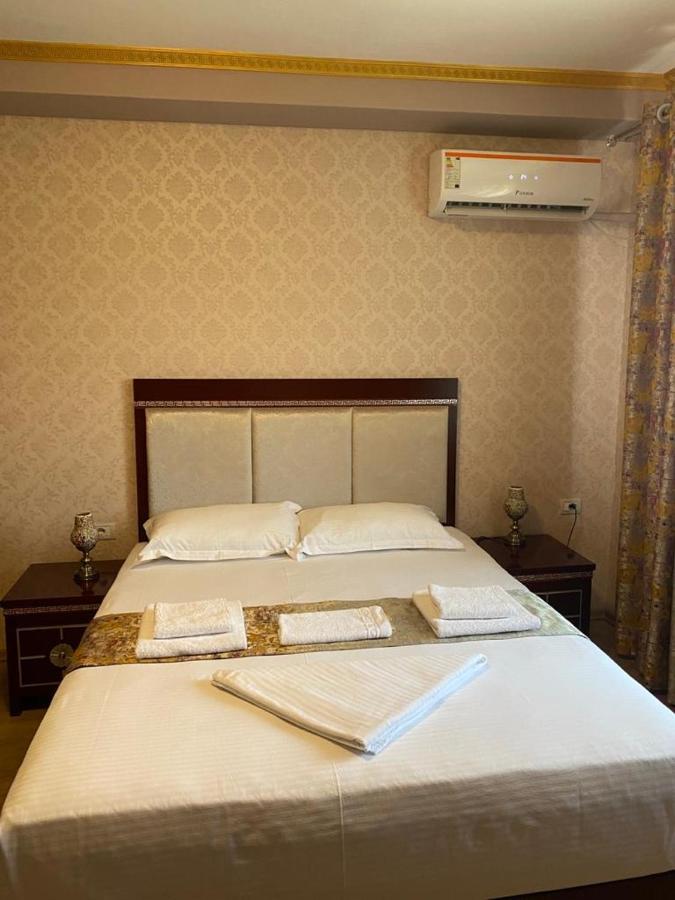 British Hotel Поградец Екстер'єр фото