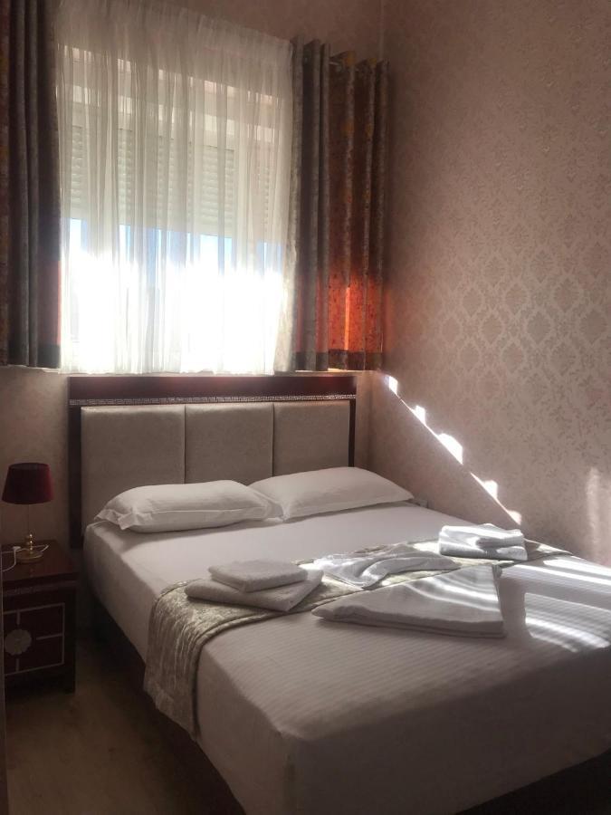 British Hotel Поградец Екстер'єр фото
