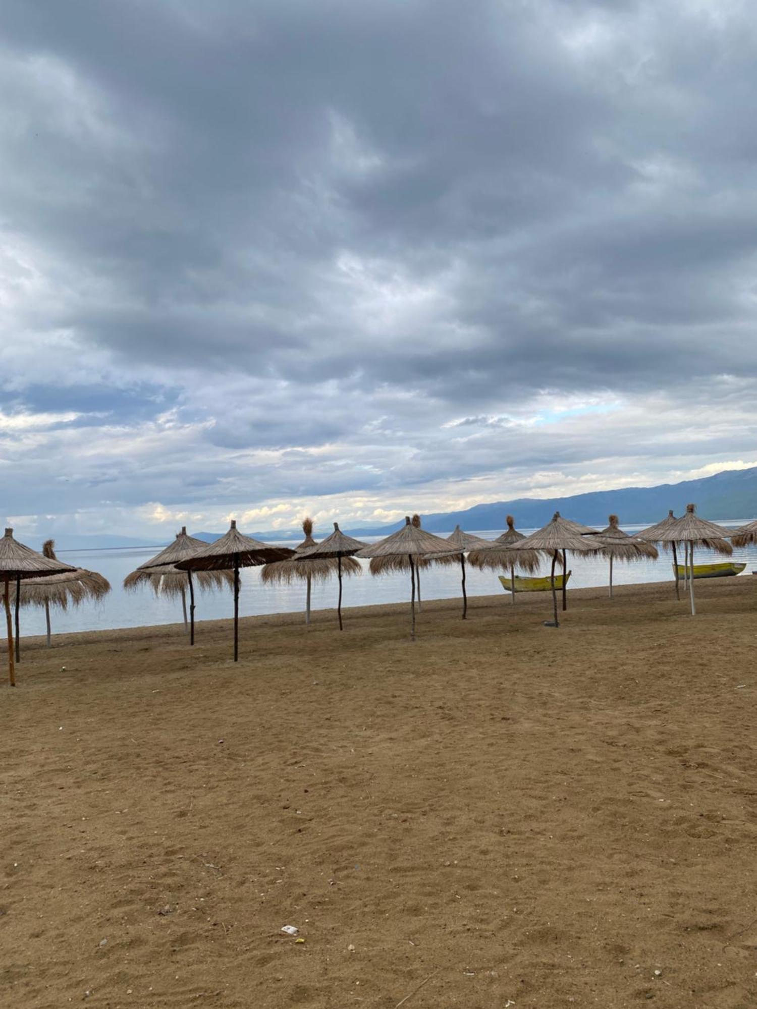 British Hotel Поградец Екстер'єр фото
